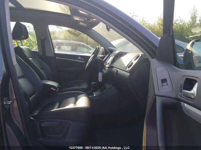 WVGJV7AX4FW535733 Volkswagen Tiguan