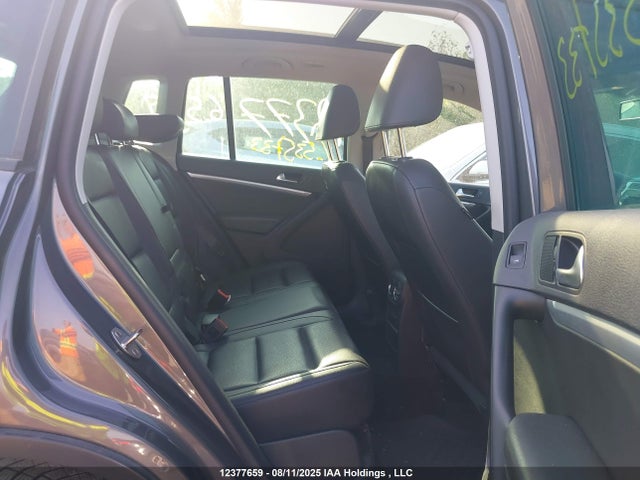 WVGJV7AX4FW535733 Volkswagen Tiguan
