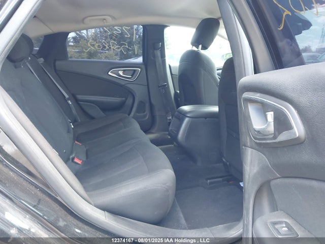 1C3CCCAB6FN507202 Chrysler 2015