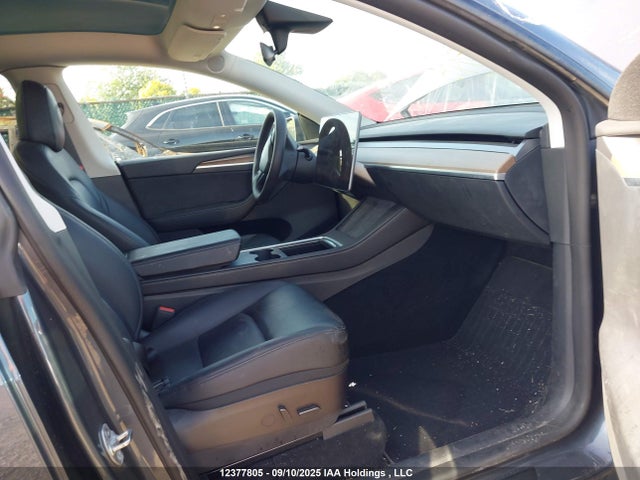 7SAYGDEF1NF546966 Tesla Model Y