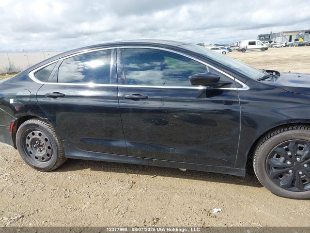 1C3CCCFB7FN715002 Chrysler 2015
