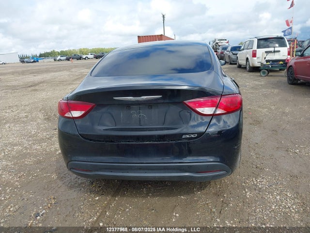 1C3CCCFB7FN715002 Chrysler 2015