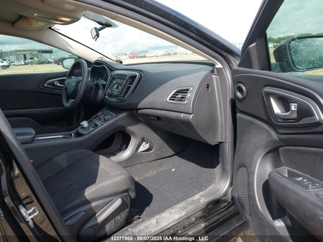 1C3CCCFB7FN715002 Chrysler 2015