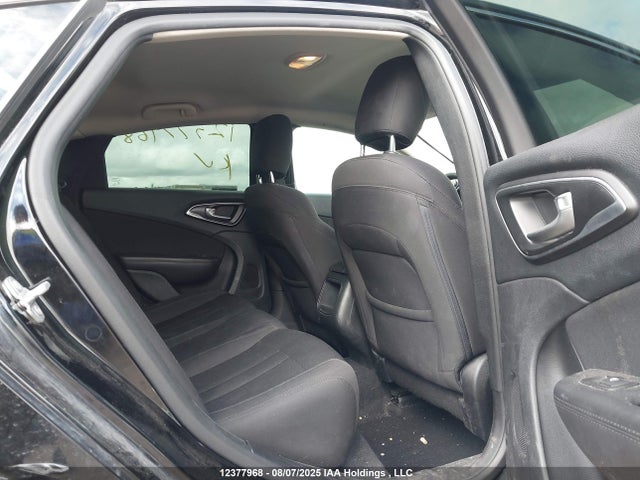 1C3CCCFB7FN715002 Chrysler 2015