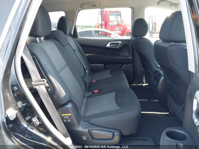 Nissan 2017 2017 5N1DR2MN2HC666792 Image 8