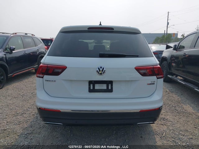 3VV4B7AXXJM095585 Volkswagen Tiguan