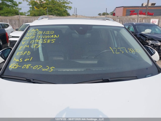 3VV4B7AXXJM095585 Volkswagen Tiguan