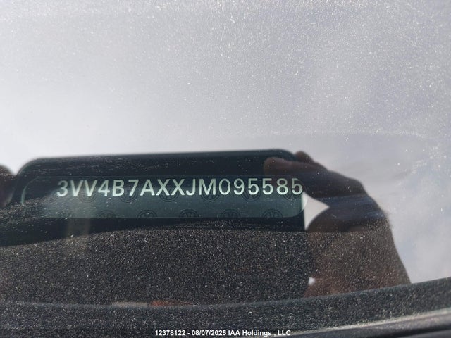 3VV4B7AXXJM095585 Volkswagen Tiguan