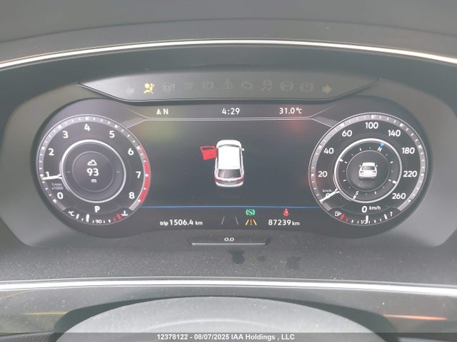 3VV4B7AXXJM095585 Volkswagen Tiguan