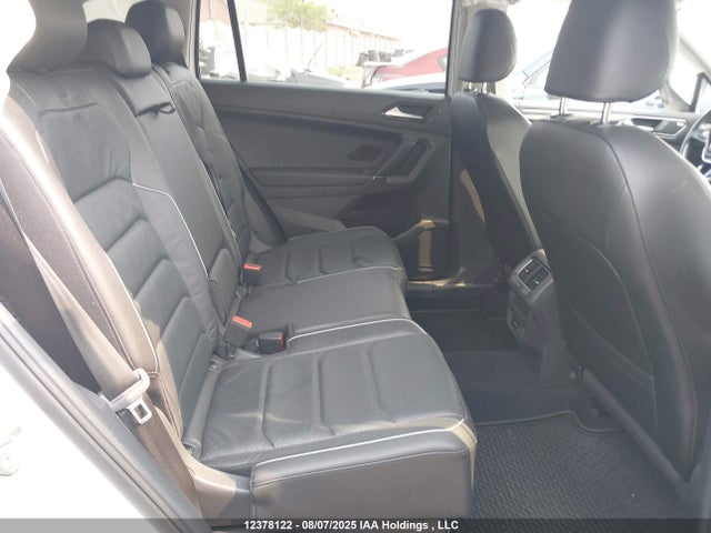 3VV4B7AXXJM095585 Volkswagen Tiguan