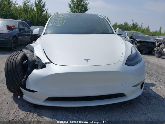 7SAYGDEF3NF415313 Tesla Model Y