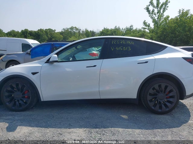 7SAYGDEF3NF415313 Tesla Model Y