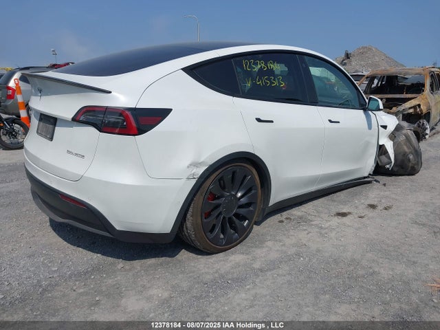 7SAYGDEF3NF415313 Tesla Model Y