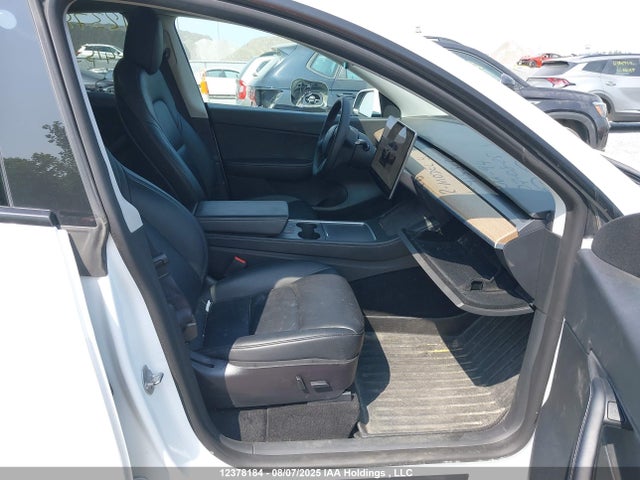 7SAYGDEF3NF415313 Tesla Model Y