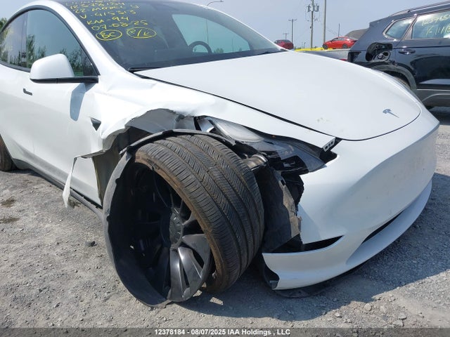 7SAYGDEF3NF415313 Tesla Model Y