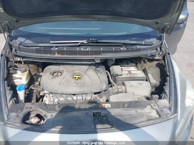 12378288 :رقم المزاد ، KNAHT8A38F7122328 vin ، 2015 Kia Rondo مزاد بيع