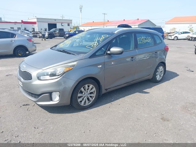 12378288 :رقم المزاد ، KNAHT8A38F7122328 vin ، 2015 Kia Rondo مزاد بيع