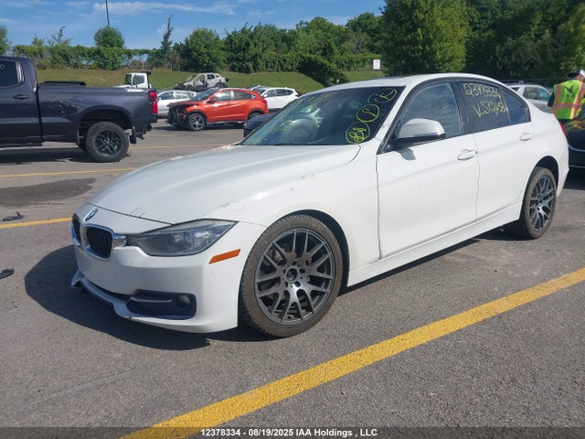 BMW 2014 2014 WBA3C3G54ENS72453 Image 2