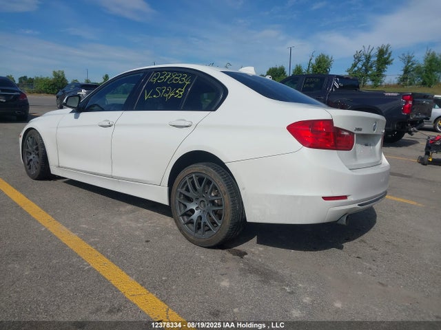 BMW 2014 2014 WBA3C3G54ENS72453 Image 3