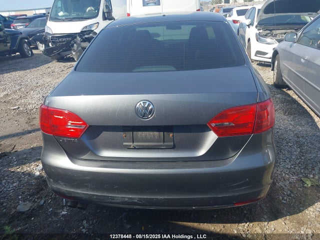 3VW2K7AJ2EM243412 Volkswagen Jetta