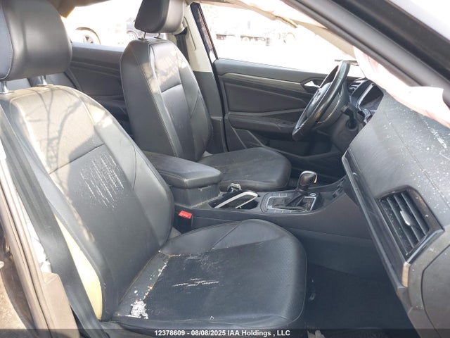 3VWE57BU7KM125283 Volkswagen 1.8 tsi
