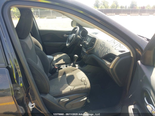1C4PJLAB3GW128415 Jeep Cherokee