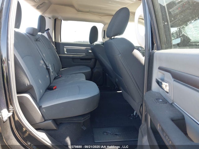 12378688 :رقم المزاد ، 3C6RR7LG8NG191241 vin ، 2022 Ram 1500 Classic Slt مزاد بيع