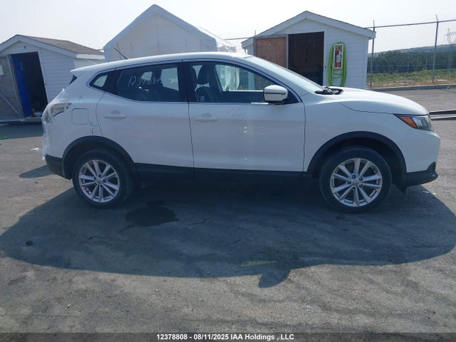 JN1BJ1CP3JW104729 Nissan 2018