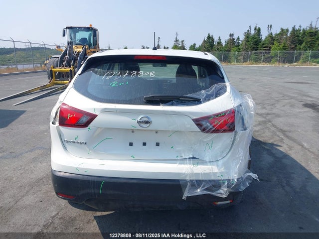 JN1BJ1CP3JW104729 Nissan 2018