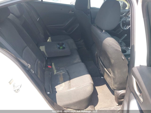 JM1BM1V73E1174672 Mazda pe