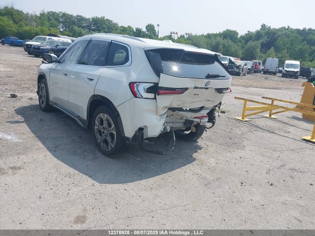 BMW X1 2023 WBX73EF0XP5W07842 Image 3