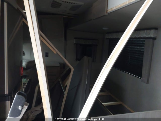 5ZT2CAVB5NX023657 Coachmen Catalina