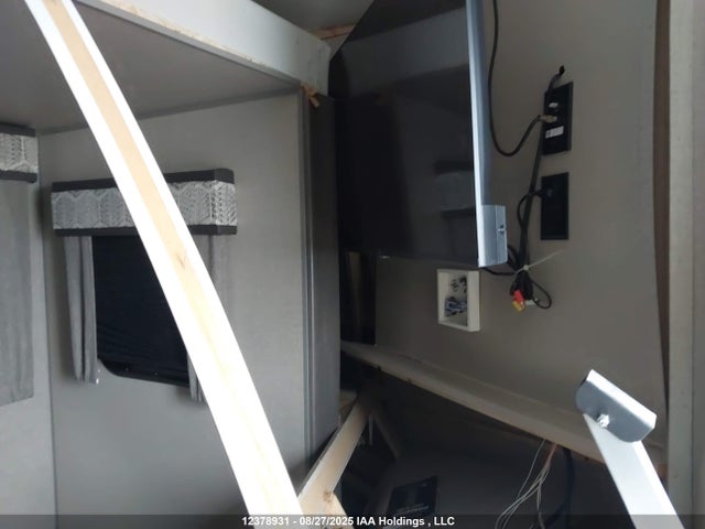 5ZT2CAVB5NX023657 Coachmen Catalina