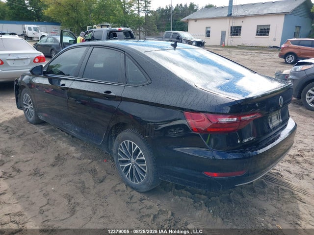 3VWN57BU6MM029857 Volkswagen tsi