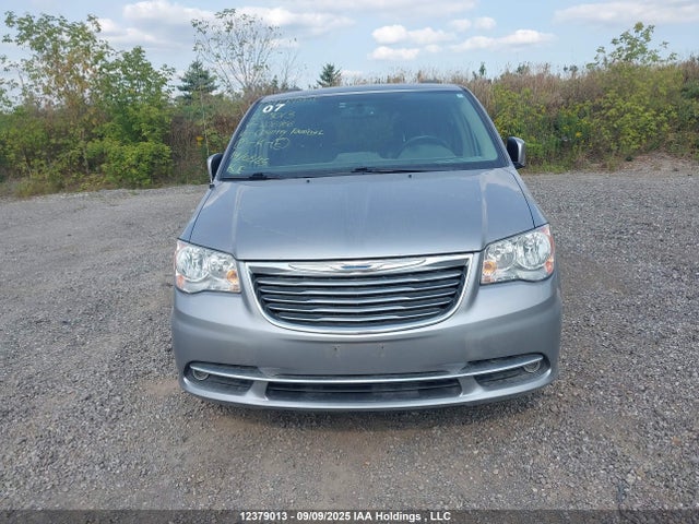 2C4RC1CG2GR206966 Chrysler Town and Country