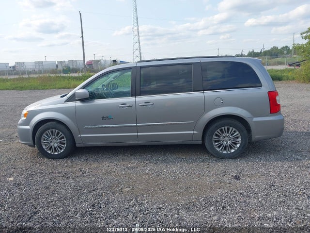 2C4RC1CG2GR206966 Chrysler Town and Country