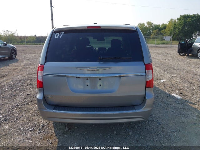 2C4RC1CG2GR206966 Chrysler Town and Country