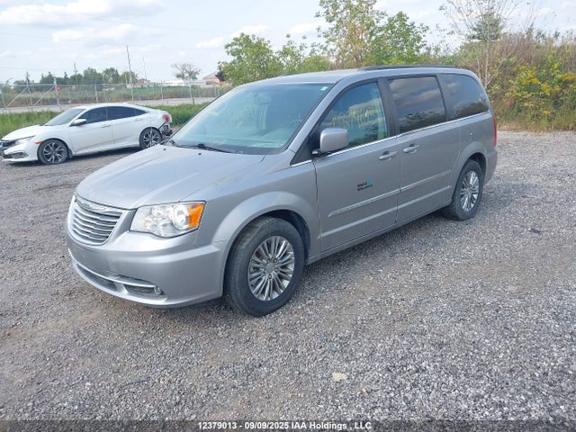 2C4RC1CG2GR206966 Chrysler Town and Country