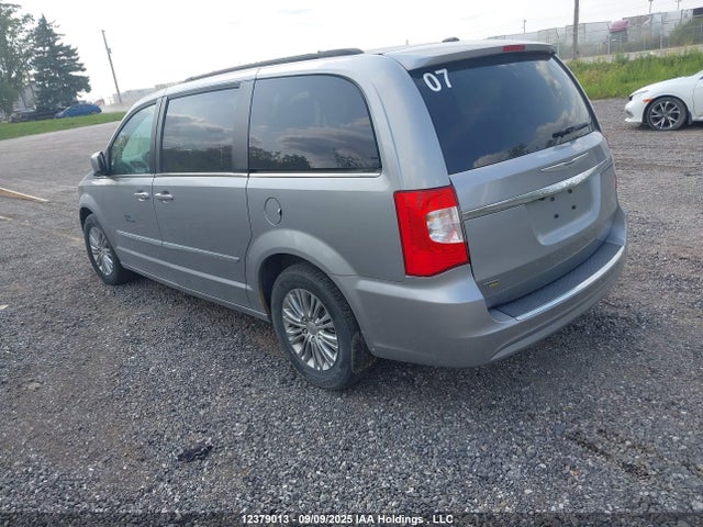 2C4RC1CG2GR206966 Chrysler Town and Country