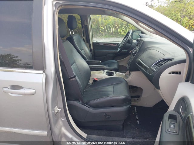 2C4RC1CG2GR206966 Chrysler Town and Country