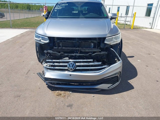 3VV4B7AX2NM063378 Volkswagen Tiguan
