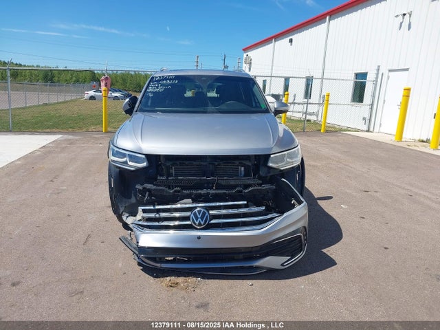 3VV4B7AX2NM063378 Volkswagen Tiguan