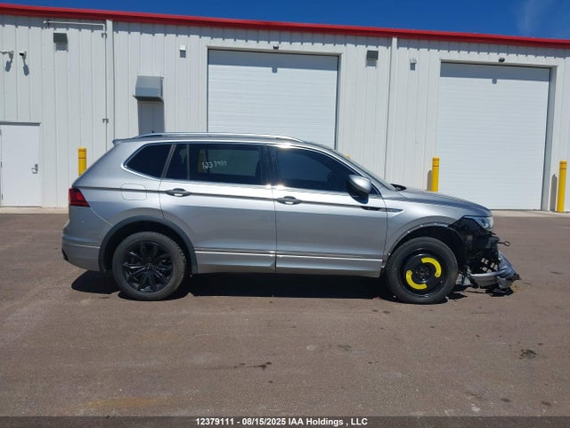 3VV4B7AX2NM063378 Volkswagen Tiguan