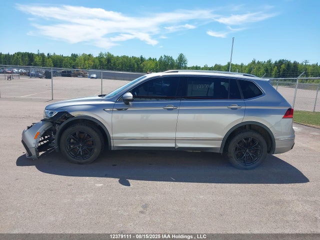3VV4B7AX2NM063378 Volkswagen Tiguan