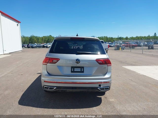 3VV4B7AX2NM063378 Volkswagen Tiguan
