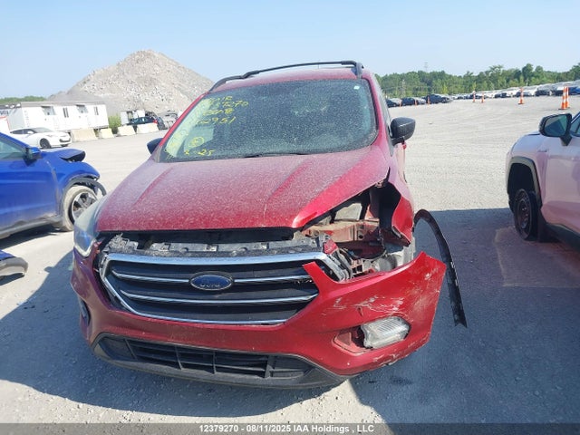 1FMCU9G9XHUC29151 Ford ESCAPE SE