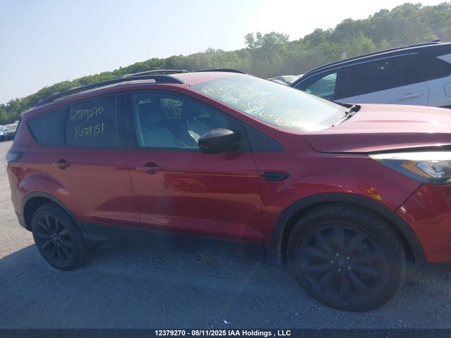 1FMCU9G9XHUC29151 Ford ESCAPE SE
