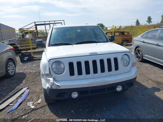 Jeep 2015 2015 1C4NJRAB4FD257509 Image 12