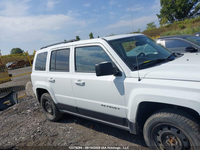 Jeep 2015 2015 1C4NJRAB4FD257509 Image 13