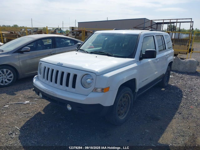 Jeep 2015 2015 1C4NJRAB4FD257509 Image 2